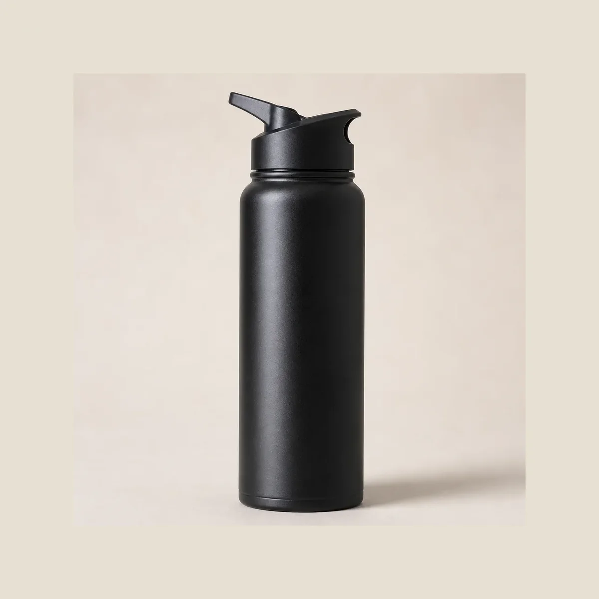 Matte black sports bottle 750ml